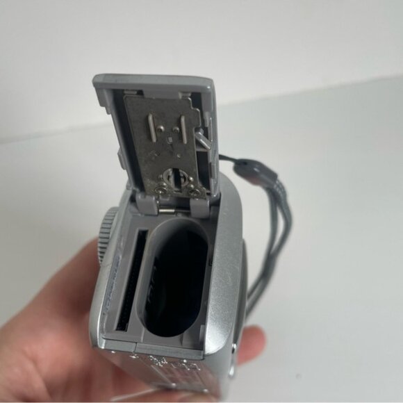 Olympus D-435 digital camera - Picture 6 of 6